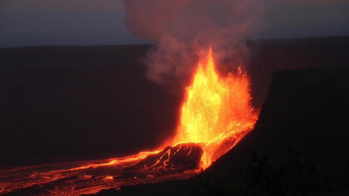 Live USGS webcam view of Kīlauea Volcano in Hawaii, showing eruptions and ongoing volcanic activity when visible