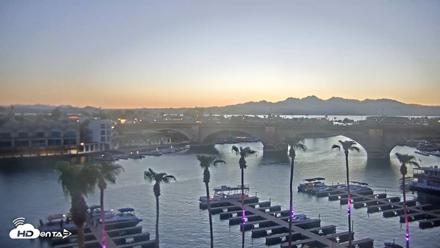 Lake Havasu London Bridge Live Webcam - Aug 3, 2026, 7:52pm MST