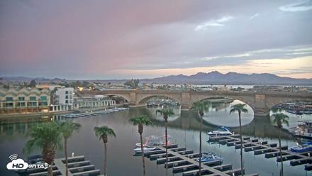 Lake Havasu London Bridge Live Webcam - Sep 9, 2026, 6:17am MST