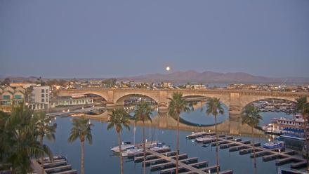 Lake Havasu London Bridge Live Webcam - Feb 1, 2026, 7:17am MST