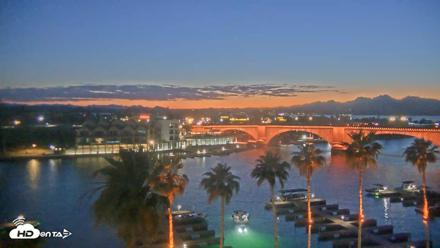 Lake Havasu London Bridge Live Webcam - Apr 30, 2026, 7:56pm MST