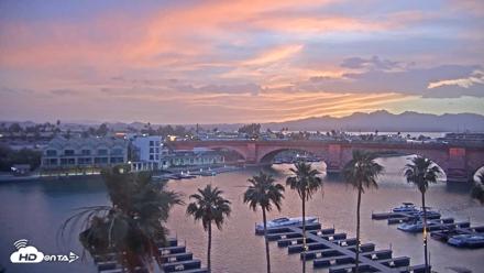 Lake Havasu London Bridge Live Webcam - May 3, 2026, 7:34pm MST
