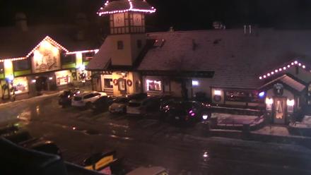 Cobblestone Center - Tahoe City Live Webcam - Dec 22, 2025, 6:55pm PST