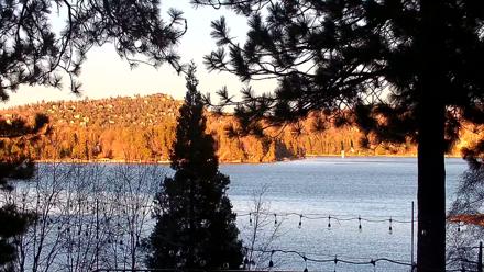 Lake Arrowhead Resort & Spa Live Webcam - Dec 27, 2025, 4:11pm PST