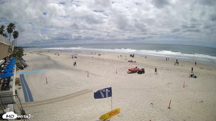 17th St. Del Mar Beach - 4K SW Live Webcam - Apr 26, 2026, 2:14pm PDT