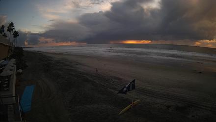 17th St. Del Mar Beach - 4K SW Live Webcam - Nov 18, 2025, 4:26pm PST