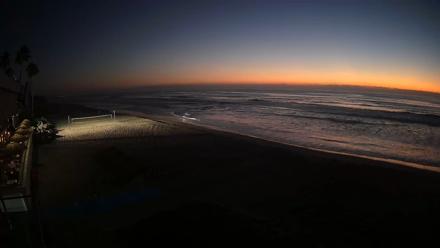 17th St. Del Mar Beach - 4K SW Live Webcam - Oct 31, 2025, 6:31pm PDT