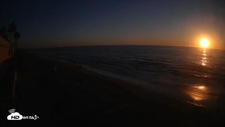 17th St. Del Mar Beach - 4K SW Live Webcam - Oct 5, 2026, 6:17pm PDT