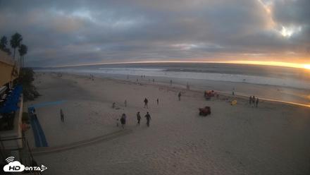 17th St. Del Mar Beach - 4K SW Live Webcam - Apr 10, 2026, 7:02pm PDT