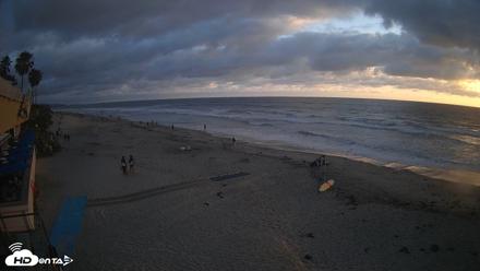 17th St. Del Mar Beach - 4K SW Live Webcam - May 25, 2026, 7:29pm PDT