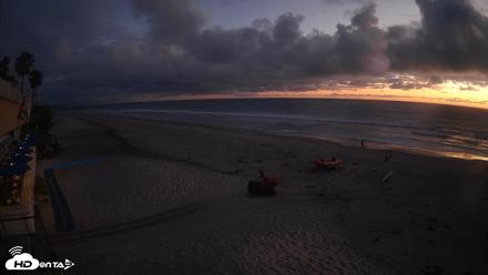 17th St. Del Mar Beach - 4K SW Live Webcam - Apr 21, 2026, 7:40pm PDT
