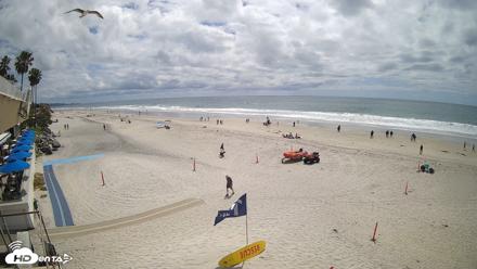 17th St. Del Mar Beach - 4K SW Live Webcam - Apr 26, 2026, 2:15pm PDT