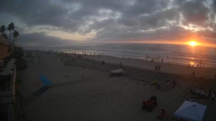 17th St. Del Mar Beach - 4K SW Live Webcam - Oct 11, 2025, 6:16pm PDT