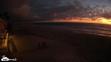 17th St. Del Mar Beach - 4K SW Live Webcam - Apr 21, 2026, 7:52pm PDT