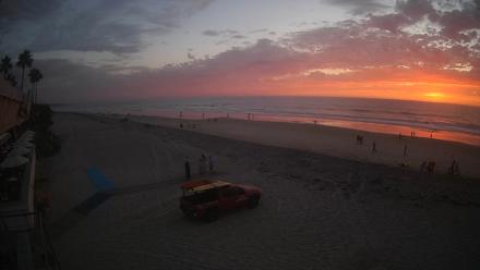 17th St. Del Mar Beach - 4K SW Live Webcam - Oct 9, 2025, 6:25pm PDT