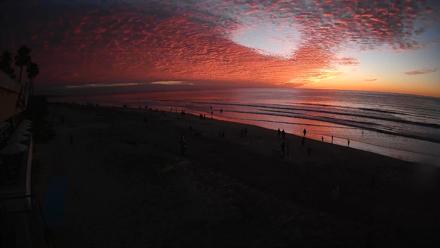 17th St. Del Mar Beach - 4K SW Live Webcam - Dec 29, 2025, 5:01pm PST