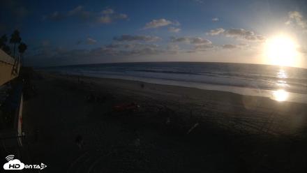 17th St. Del Mar Beach - 4K SW Live Webcam - Sep 28, 2026, 6:12pm PDT