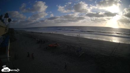 17th St. Del Mar Beach - 4K SW Live Webcam - Sep 28, 2026, 6:11pm PDT