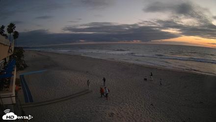 17th St. Del Mar Beach - 4K SW Live Webcam - Apr 26, 2026, 7:35pm PDT