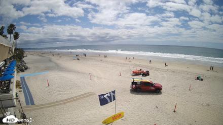 17th St. Del Mar Beach - 4K SW Live Webcam - Apr 26, 2026, 2:31pm PDT