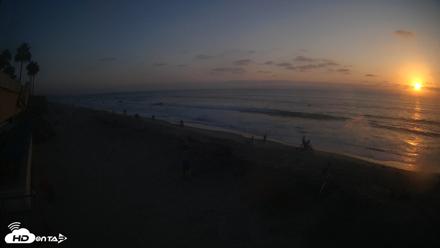 17th St. Del Mar Beach - 4K SW Live Webcam - Sep 24, 2026, 6:32pm PDT