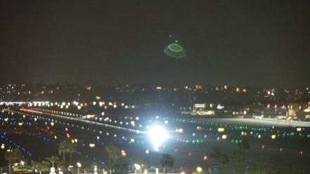 SD Lindbergh Airport & Bay Live Webcam - Feb 10, 2026, 8:50pm PST