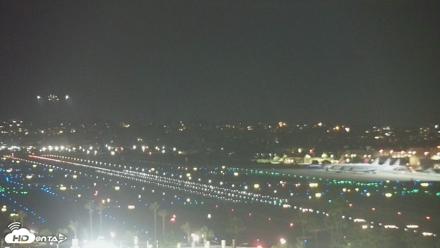 SD Lindbergh Airport & Bay Live Webcam - Aug 15, 2026, 9:49pm PDT