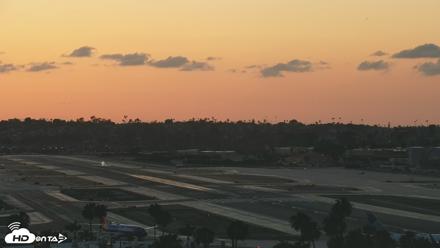 SD Lindbergh Airport & Bay Live Webcam - Apr 27, 2026, 7:32pm PDT