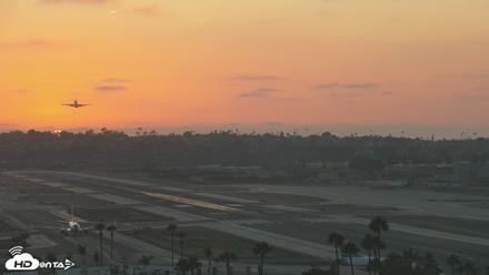 SD Lindbergh Airport & Bay Live Webcam - Aug 7, 2026, 7:40pm PDT
