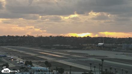 SD Lindbergh Airport & Bay Live Webcam - May 27, 2026, 7:44pm PDT