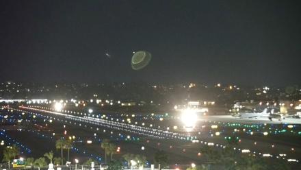 SD Lindbergh Airport & Bay Live Webcam - Jan 24, 2026, 6:05am PST