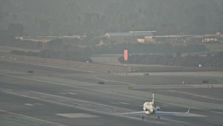 SD Lindbergh Airport & Bay Live Webcam - Nov 10, 2025, 3:41pm PST