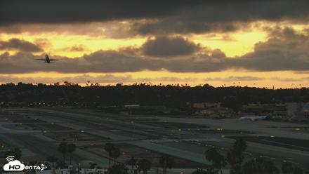 SD Lindbergh Airport & Bay Live Webcam - Apr 21, 2026, 7:30pm PDT