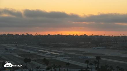 SD Lindbergh Airport & Bay Live Webcam - Jul 22, 2026, 7:54pm PDT