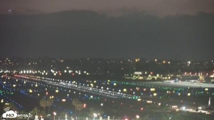 SD Lindbergh Airport & Bay Live Webcam - Jul 18, 2026, 8:45pm PDT