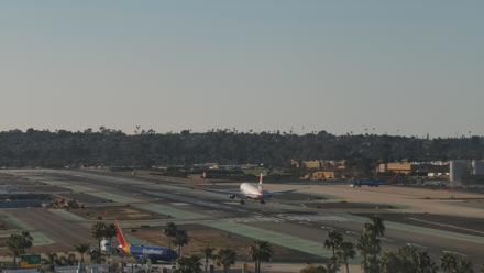 SD Lindbergh Airport & Bay Live Webcam - Feb 20, 2026, 4:08pm PST