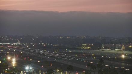 SD Lindbergh Airport & Bay Live Webcam - Dec 12, 2025, 5:13pm PST