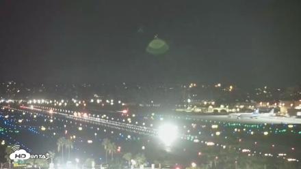 SD Lindbergh Airport & Bay Live Webcam - Oct 19, 2026, 6:12am PDT
