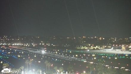 SD Lindbergh Airport & Bay Live Webcam - Oct 6, 2026, 9:06pm PDT