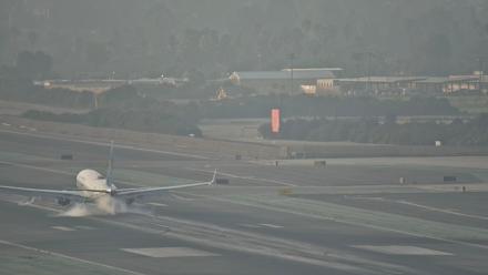 SD Lindbergh Airport & Bay Live Webcam - Nov 10, 2025, 3:50pm PST