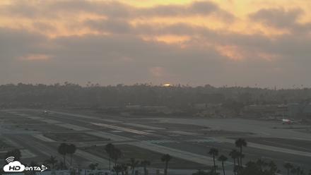 SD Lindbergh Airport & Bay Live Webcam - Jul 23, 2026, 7:52pm PDT
