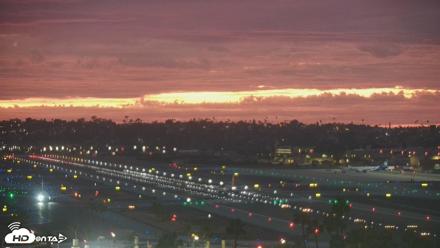 SD Lindbergh Airport & Bay Live Webcam - Sep 27, 2026, 6:58pm PDT