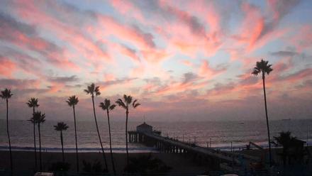 Manhattan Beach Pier Ultra HD Live Webcam - Nov 3, 2025, 5:09pm PST