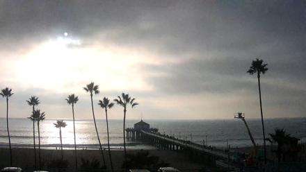 Manhattan Beach Pier Ultra HD Live Webcam - Nov 2, 2025, 3:48pm PST