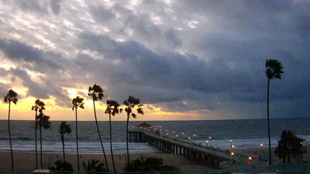 Manhattan Beach Pier Ultra HD Live Webcam - Feb 17, 2026, 5:54pm PST