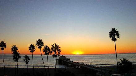 Manhattan Beach Pier Ultra HD Live Webcam - Oct 17, 2025, 6:18pm PDT