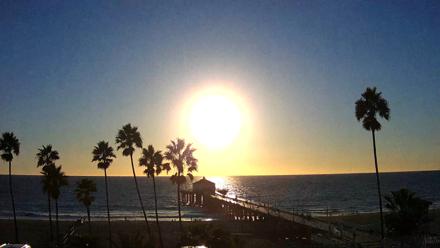 Manhattan Beach Pier Ultra HD Live Webcam - Oct 15, 2025, 5:46pm PDT