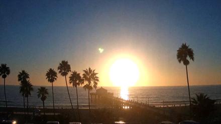 Manhattan Beach Pier Ultra HD Live Webcam - Oct 11, 2025, 6:04pm PDT