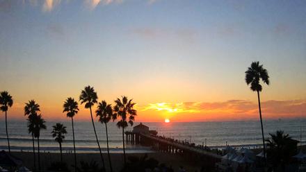 Manhattan Beach Pier Ultra HD Live Webcam - Oct 19, 2025, 6:14pm PDT