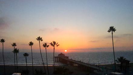 Manhattan Beach Pier Ultra HD Live Webcam - Oct 24, 2025, 6:05pm PDT